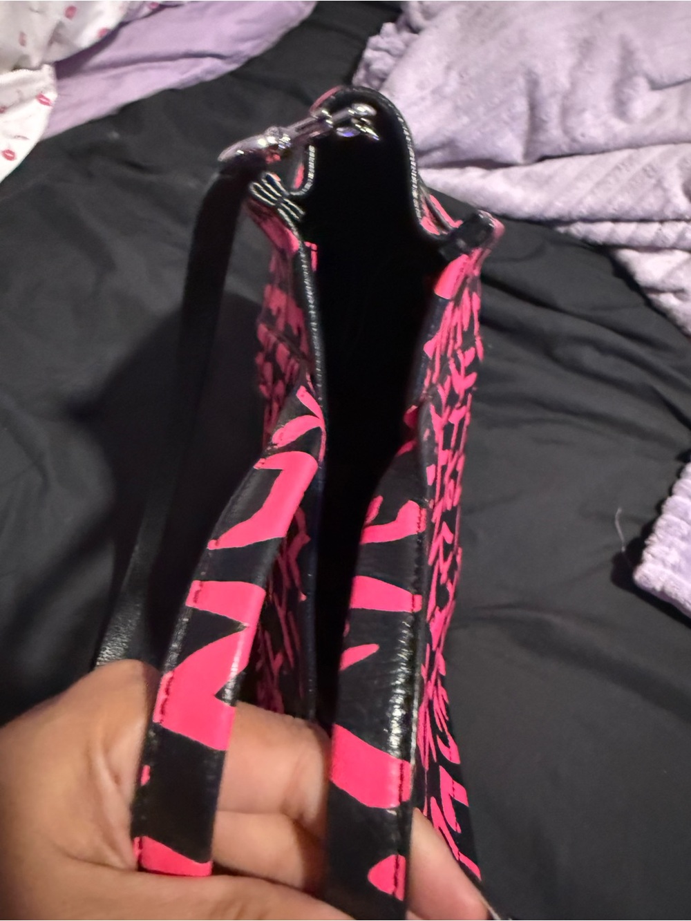 Marc Jacobs The Tote Bag Black with Hot Pink Graffiti Print - Picture 6 of 12